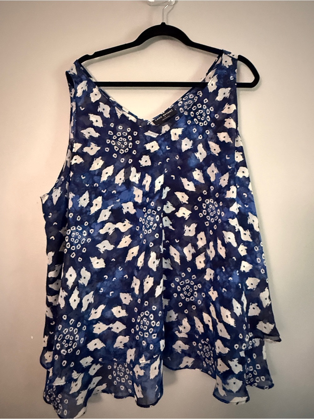 Lane Bryant Sz 26 Blue Printed Sleeveless V-Neck Women’s Top